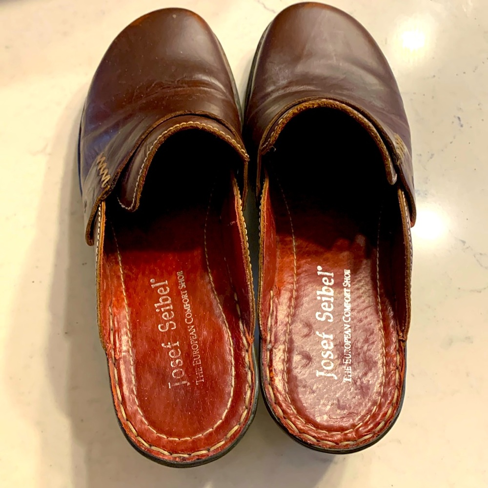 Clogs